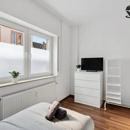 Monteur - Fuer Bis Zu 5 Personen In 63457 - Hu15