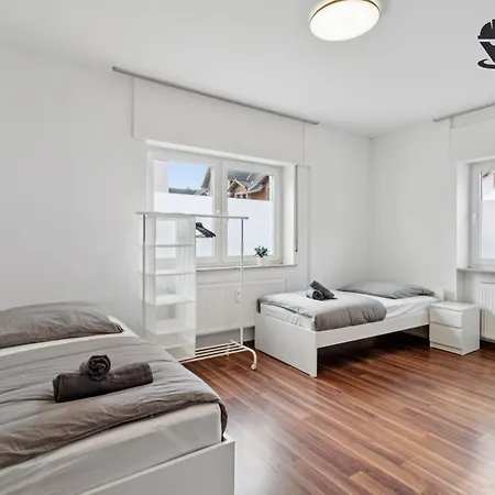 Monteur - Fuer Bis Zu 5 Personen In 63457 - Hu15 Apartment Hanau